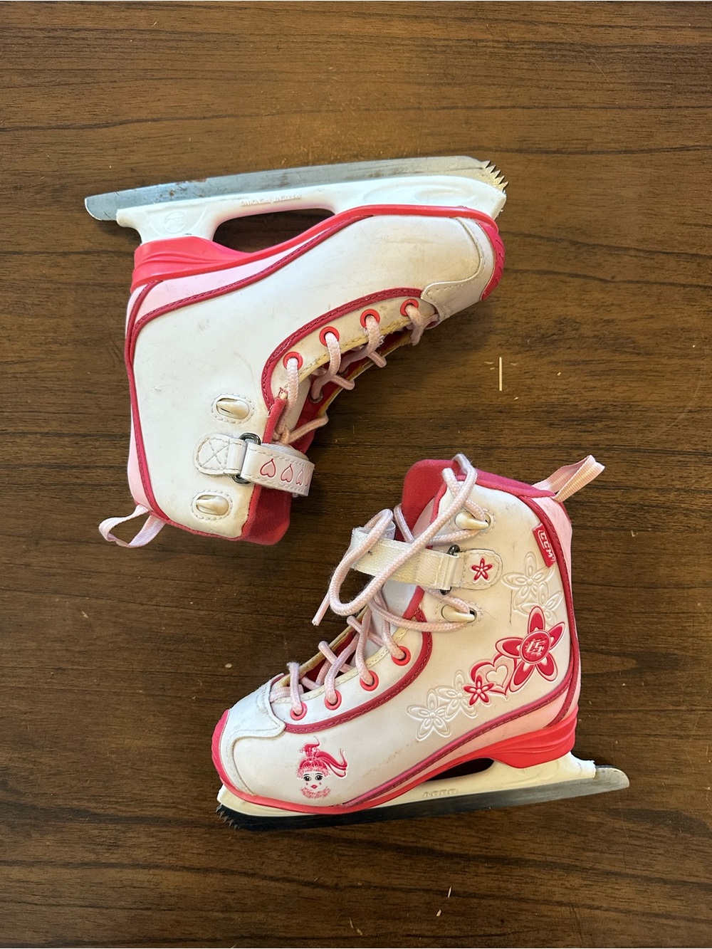 CCM Girls Youth 13J Figure Ice Skates White Pink Floral Hearts